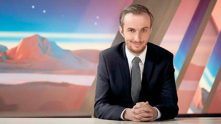 Nicht grinsen. Böhmermann hat sich strafbar gemacht, meint die Regierung.