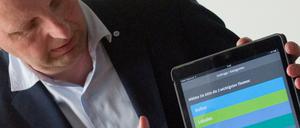 Berlins Senator für Justiz und Verbraucherschutz, Thomas Heilmann, erklärt die neue App der CDU.