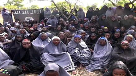Ein Bild der Mädchen, das von Boko Haram veröffentlicht wurde.