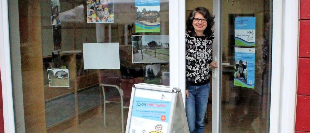 Renata Farndré vor dem neuen KIKON-Laden.