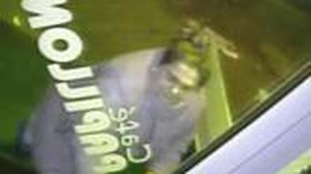 Diese Frau soll den brutalen Übergriff am 30. Januar miterlebt haben.