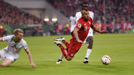 Abgehoben. Münchens Arturo Vidal nutzt auch unfaire Mittel, um zu gewinnen.