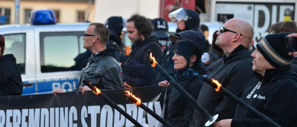 Bei einer Kundgebung des islamkritischen Pegida-Ablegers Thügida kam es zu Ausschreitungen.