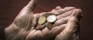 Die Rentner in Deutschland bekommen mehr Geld.