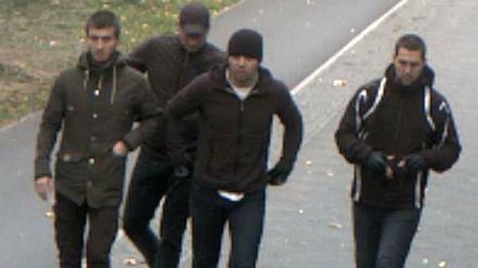 Wer kennt diese Männer?