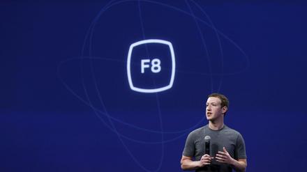 Facebook-Gründer Mark Zuckerberg mischt sich indirekt in den US-Wahlkampf ein.