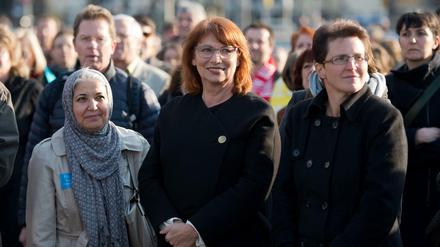 Die Ministerin für Gleichstellung und Integration in Sachsen, Petra Köpping am Montag auf einer Anti-Pegida-Demonstration.