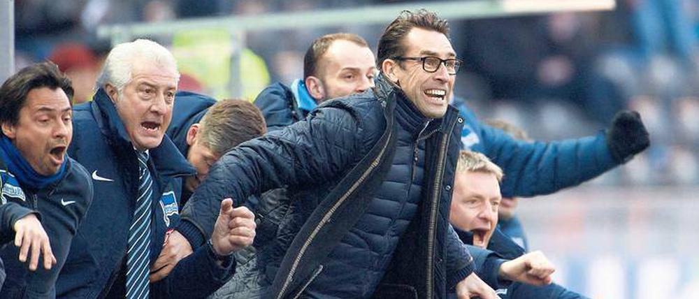 Michael Preetz, 48, ist Rekordtorschütze von Hertha BSC. Er ist mit dem Verein 1997 als Spieler in die Bundesliga aufgestiegen, schaffte es zwei Jahre später mit der Mannschaft in die Champions League und wurde 2009 Manager des Klubs. In nunmehr 20 Jahren bei Hertha BSC steht Preetz jetzt zum ersten Mal im Halbfinale des DFB-Pokals.