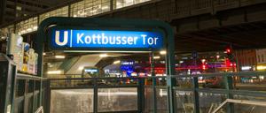 Rechtsfreie Räume in Berlin? Gibt es nicht, meint der Regierende Bürgermeister, und falls doch, sei Henkel zuständig. 