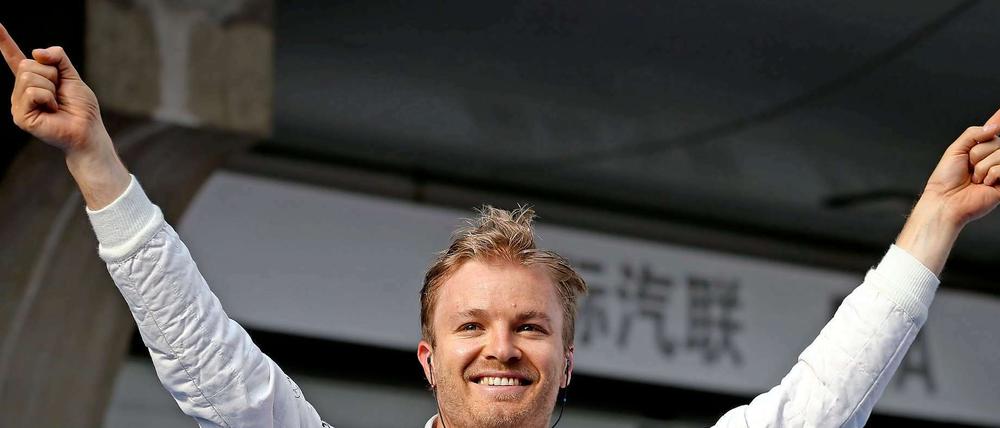 Ich mal wieder. Nico Rosberg nach seinem Triumph von Schanghai.
