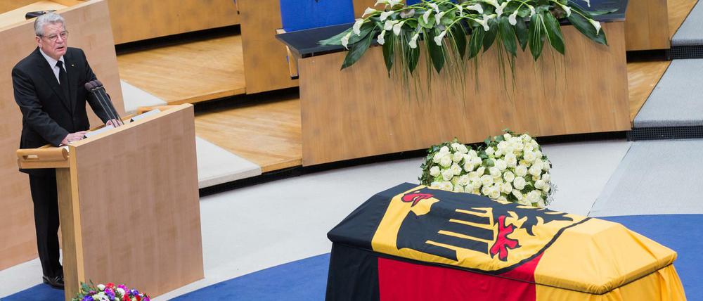 Bundespräsident Joachim Gauck im ehemaligen Plenarsaal des Bundestags in Bonn.