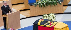 Bundespräsident Joachim Gauck im ehemaligen Plenarsaal des Bundestags in Bonn.