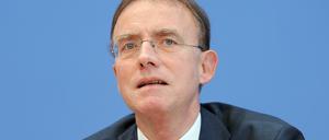 Gerd Landsberg, Hauptgeschäftsführer des Städte- und Gemeindebundes, rechnet mit Milliardenkosten für die Integration von Flüchtlingen.