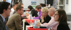 Achtung, Verwechslungsgefahr: Ein sogenanntes Chefdating vom Arbeitsamt.