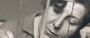 Frau am Arbeitsplatz. „Die Sekretärin“, circa 1928.