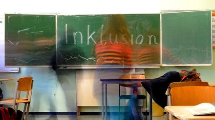 Inklusion bedeutet, dass Schüler mit und ohne Behinderung miteinander lernen.