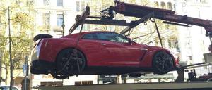 Der Fahrer dieses Flitzers musste zu Fuß nach Hause. Die Polizei stellte den Wagen sicher.