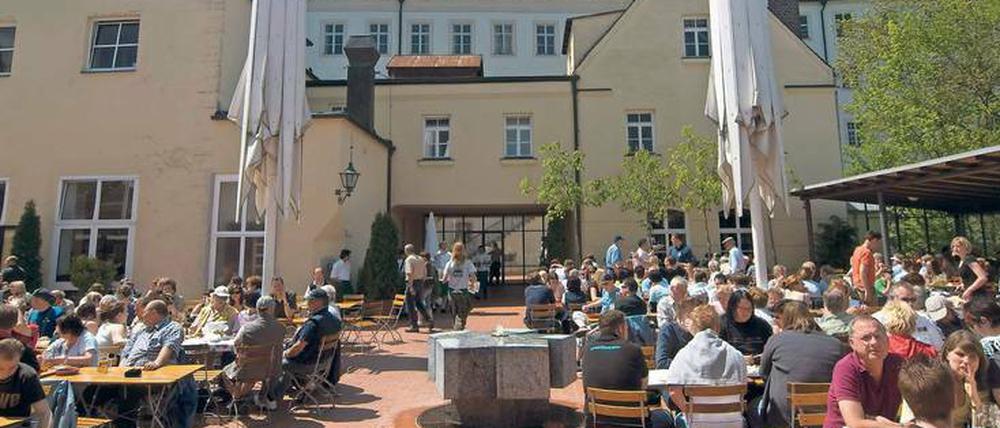Erfolgsgeschichte. Zwischen 800 000 und einer Million Besucher kommen nach Andechs pro Jahr. Die meisten zieht es ins Bräustüberl und auf die Terrasse. 