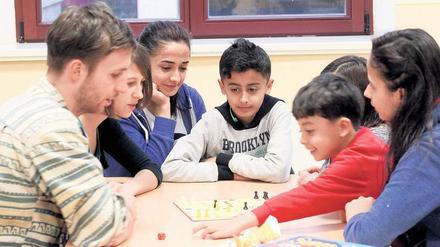 Helfen. Die Stipendiaten des Avicenna-Studienwerks und aller anderen Begabtenförderwerke sollen unter anderem Bildungsangebote für Kinder und Mütter machen. 