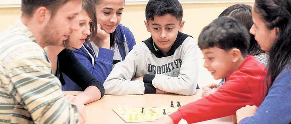 Helfen. Die Stipendiaten des Avicenna-Studienwerks und aller anderen Begabtenförderwerke sollen unter anderem Bildungsangebote für Kinder und Mütter machen.