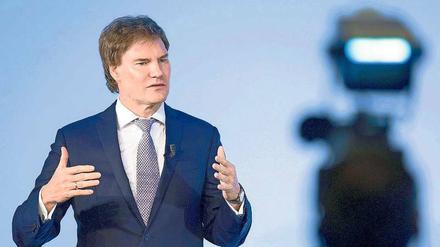 Der umstrittene Unternehmer Carsten Maschmeyer, 56, gibt gerne Finanztipps. 