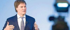 Der umstrittene Unternehmer Carsten Maschmeyer, 56, gibt gerne Finanztipps.