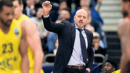 Der Körper spricht. Coach Sasa Obradovic wirkte zuletzt frustriert. Sein Chef Marco Baldi ist sich sicher, dass der Serbe noch Impulse setzen kann. 