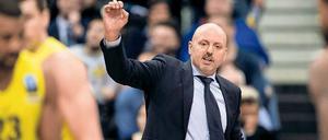 Der Körper spricht. Coach Sasa Obradovic wirkte zuletzt frustriert. Sein Chef Marco Baldi ist sich sicher, dass der Serbe noch Impulse setzen kann. 