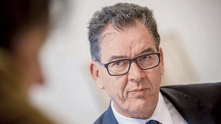 Entwicklungsminister Gerd Müller (CSU) sieht sich mit vielfachen Forderungen konfrontiert, den Globalen Fonds mit umfangreichen Mitteln auszustatten. 