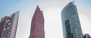 Potsdamer-Platz-Trio: Rechts, der Bahntower, Mitte, der Kollhoff-Turm, links das Hochhaus von Renzo Piano.