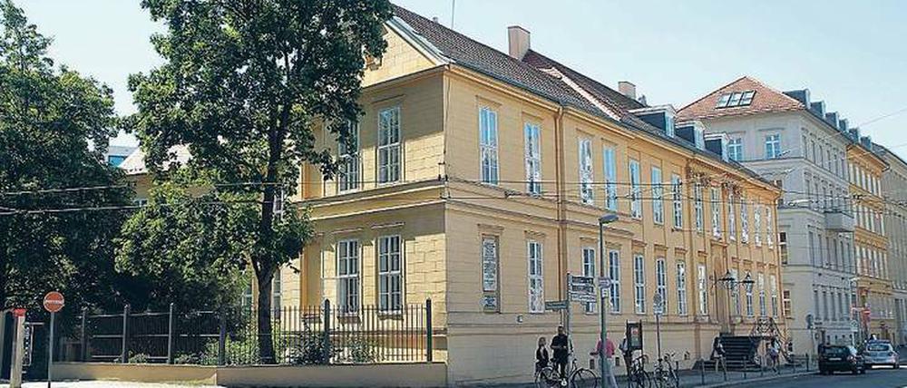 Schnäppchen für Siemens. Das Magnus-Haus am Kupfergraben in Mitte.