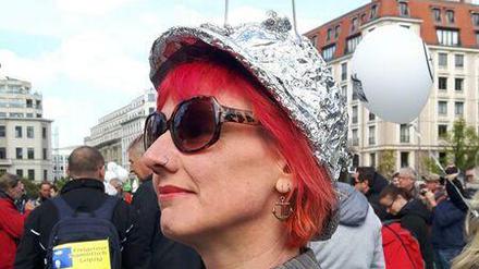 Achtung Satire! Dieser Aluhut demonstrierte nicht, er machte sich lustig. 