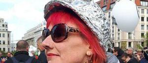 Achtung Satire! Dieser Aluhut demonstrierte nicht, er machte sich lustig. 