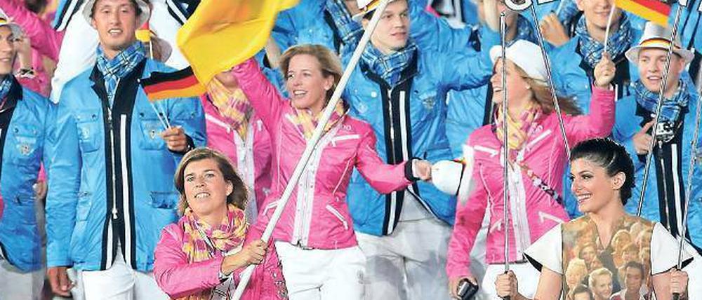 Sie sollen inspirieren. Die deutsche Olympiamannschaft mit Fahnenträgerin Natascha Keller bei der Eröffnungsfeier der Spiele 2012 in London.