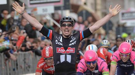 Klassik-Liebhaber. John Degenkolb liebt die großen Frühjahrs-Rennen, hier triumphiert er 2015 bei Milan - Sanremo.