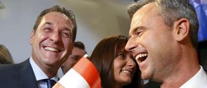 Sieger der ersten Runde. FPÖ-Kandidat Norbert Hofer (rechts), neben ihm FPÖ-Chef Heinz-Christian Strache. 
