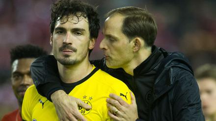 Bleib doch, Junge! Trainer Thomas Tuchel würde Mats Hummels ungern zu den Bayern ziehen lassen.