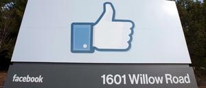 Vor den Facebook-Headquarters in Menlo Park (Kalifornien).