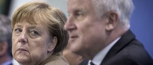 Bundeskanzlerin Angela Merkel (CDU) und Bayerns Ministerpräsident Horst Seehofer (CSU). 