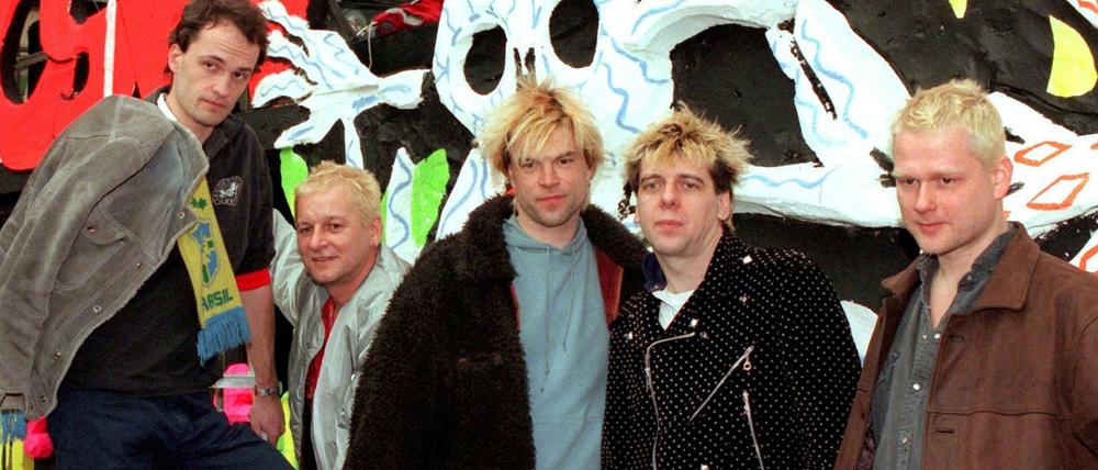 Die Toten Hosen im Februar 1996: Breiti, Wölli, Campino, Andi und Kuddel.