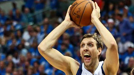 Wohin? Dirk Nowitzki könnte Dallas im Sommer verlassen.