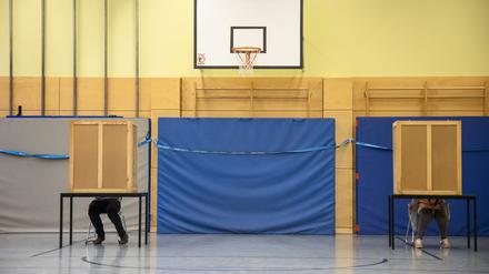 Noch ist nicht absehbar, wann über eine Wiederholung der Bundestagswahl in Berlin entschieden wird. Der Landeswahlleiter kann mit den Vorbereitungen nicht so lange warten.
