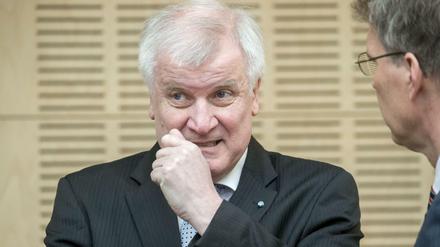 Bayerns Ministerpräsident Horst Seehofer (CSU) kritisiert erneut den EU-Türkei-Flüchtlingsdeal.