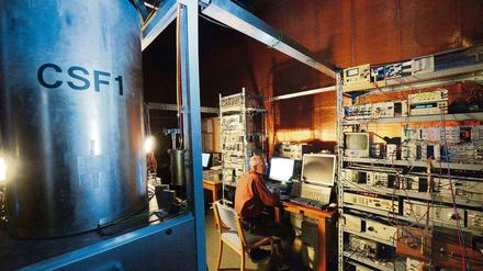 Quantentechnik: Das Bild zeigt die Atomuhr CSF 1 in der Physikalisch-Technischen Bundesanstalt in Braunschweig. 