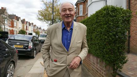 Ken Livingstone, ehemaliger Bürgermeister von London., am Donnerstag vor seinem Haus.
