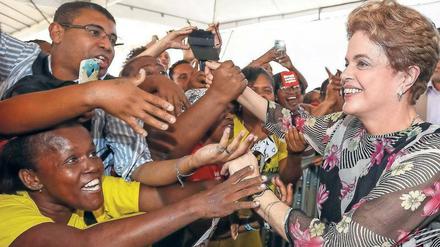 Brasiliens Präsidentin Dilma Rousseff soll in Verbindung mit dem Korruptionsskandal rund um die Erdölgesellschaft Petrobras gebracht werden. 