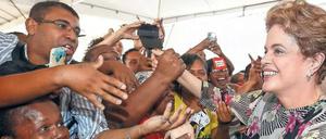 Brasiliens Präsidentin Dilma Rousseff soll in Verbindung mit dem Korruptionsskandal rund um die Erdölgesellschaft Petrobras gebracht werden. 