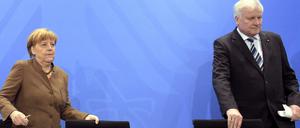 Bundeskanzlerin Angela Merkel (CDU) und der CSU-Vorsitzende Horst Seehofer im Kanzleramt in Berlin.