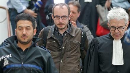 Der PwC-Angestellte Antoine Deltour (Mitte) soll die brisanten Dokumente aus seiner Firma entwendet haben.