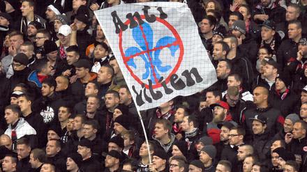 Keine Freunde fürs Leben. Fans von Eintracht Frankfurt mögen Darmstadt 98 nicht - und umgekehrt.